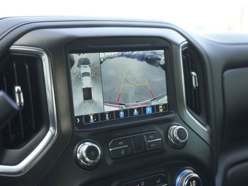 Used 2022 GMC Sierra 3500 AT4 image 26