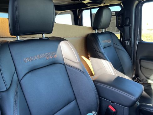 Used 2021 Jeep Wrangler Unlimited Rubicon w/ Dual Top Group image 35