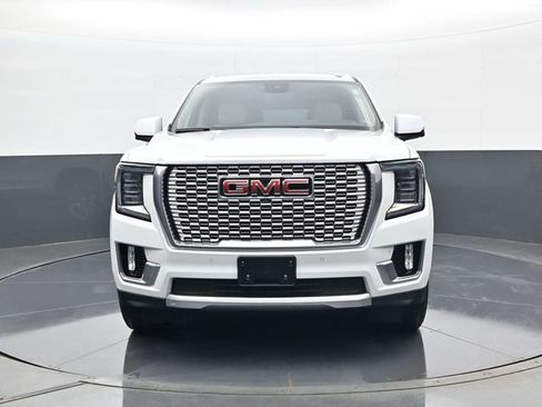 Used 2023 GMC Yukon Denali AWD/4WD image 2