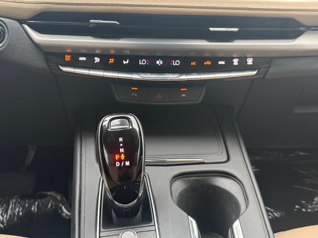 Certified 2024 Cadillac XT4 Luxury AWD/4WD image 4
