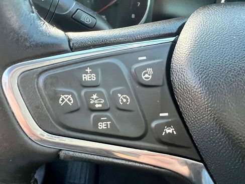 Used 2017 Chevrolet Malibu Premier w/ Premier Sun and Wheel Package FWD image 12