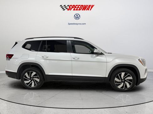 New 2026 Volkswagen Atlas SE image 8