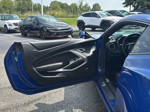 Used 2022 Chevrolet Camaro LT w/ Technology Package RWD image 17