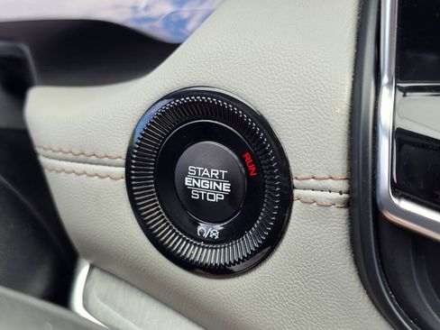 Used 2024 Jeep Compass Limited image 36