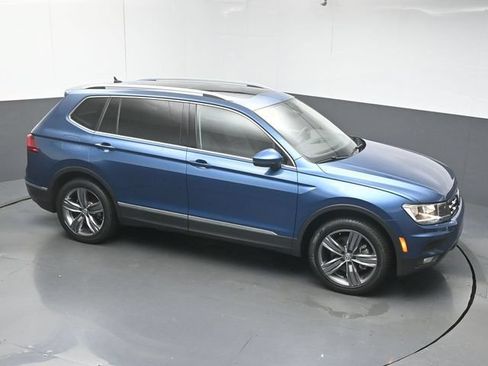 Used 2020 Volkswagen Tiguan SEL FWD image 43