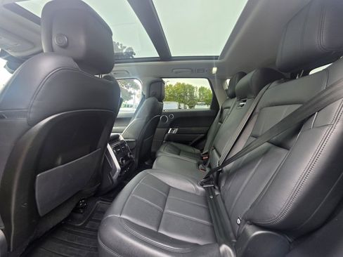 Used 2019 Land Rover Range Rover Sport HSE AWD/4WD image 17