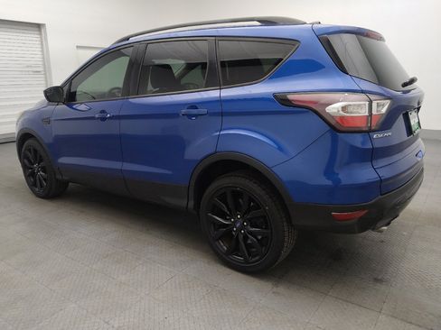 Used 2017 Ford Escape SE w/ SE Sport Appearance Package image 3
