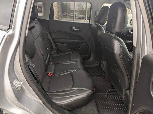Used 2017 Jeep Compass Latitude w/ Popular Equipment Group AWD/4WD image 16
