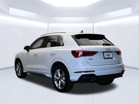 Certified 2023 Audi Q3 2.0T Premium w/ 19" Wheel Package AWD/4WD image 4