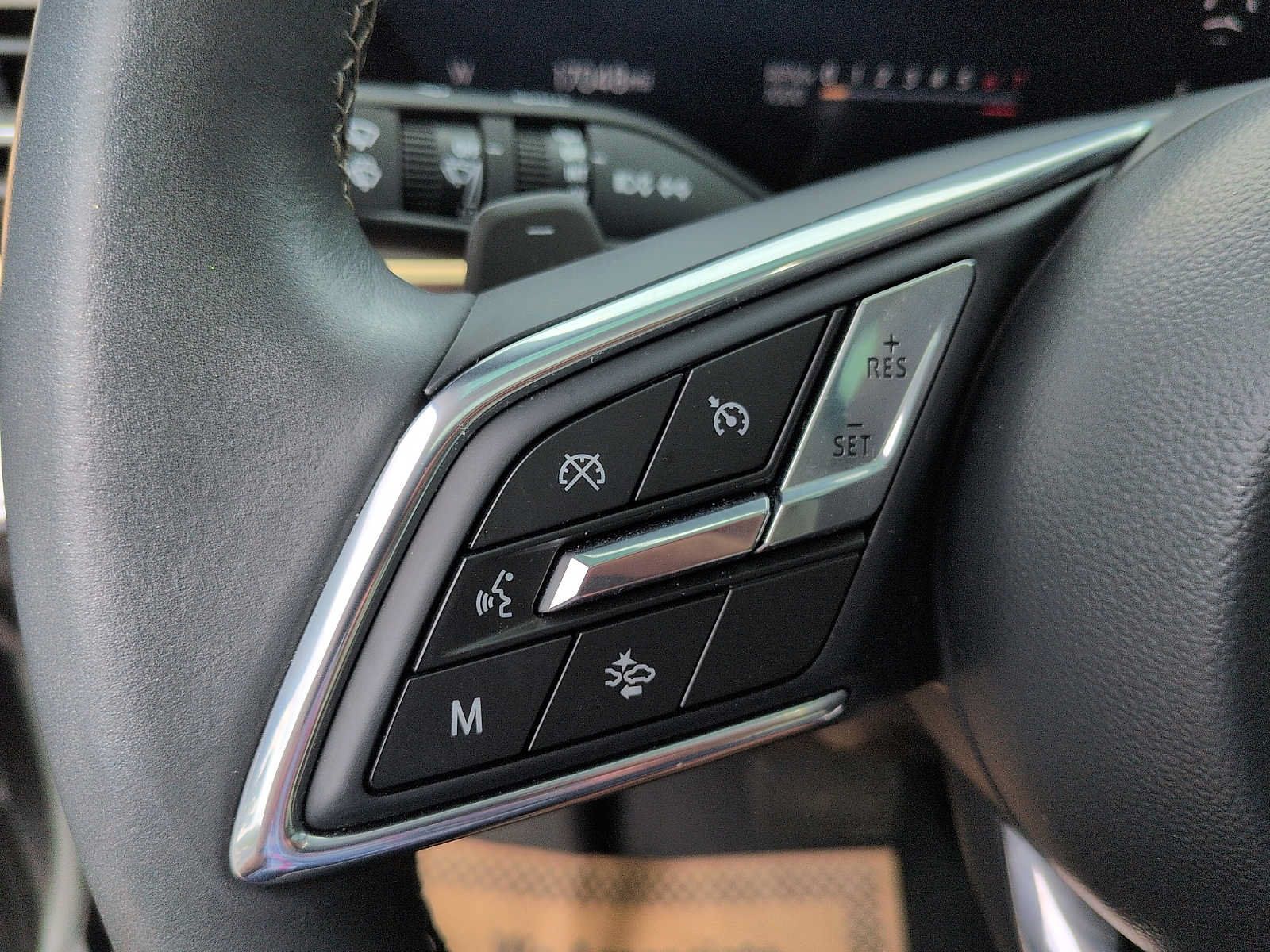 Used 2024 Buick Envision Avenir AWD/4WD image 18