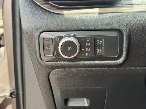 Used 2021 Ford Explorer Limited w/ Equipment Group 301A RWD image 31