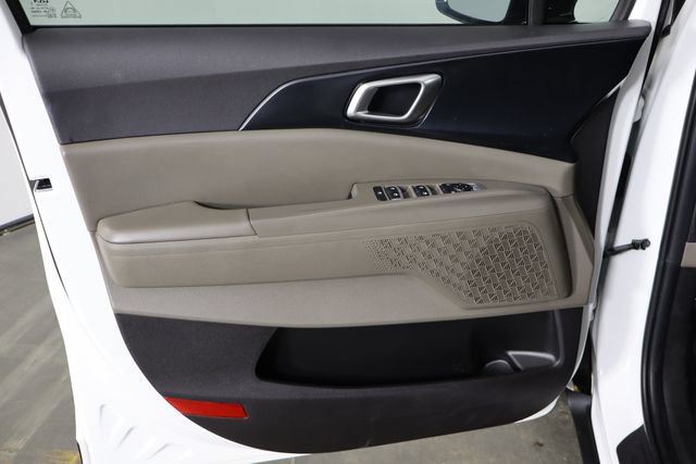 Certified 2025 Kia Carnival FWD image 20