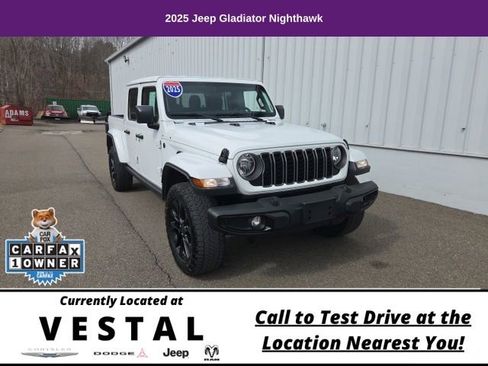 Used 2025 Jeep Gladiator Sport AWD/4WD image 1