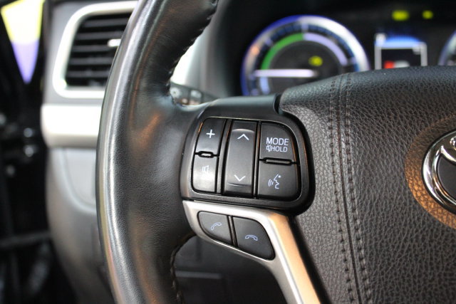 Used 2019 Toyota Highlander Limited AWD/4WD image 16