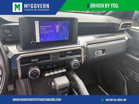 Used 2025 Toyota Tacoma SR5 AWD/4WD image 44