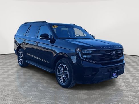 Certified 2025 Ford Expedition Active image 3