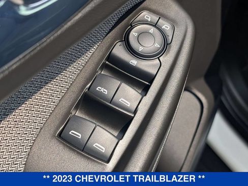 Used 2023 Chevrolet TrailBlazer LS FWD image 12