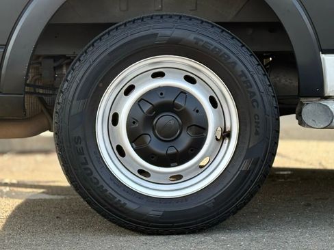 Used 2016 Ford Transit 250 130 Low Roof w/ Exterior Upgrade Package image 17