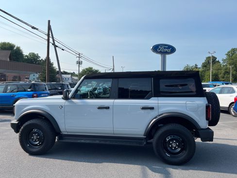 New 2026 Ford Bronco Outer Banks w/ Black Appearance Package AWD/4WD image 7