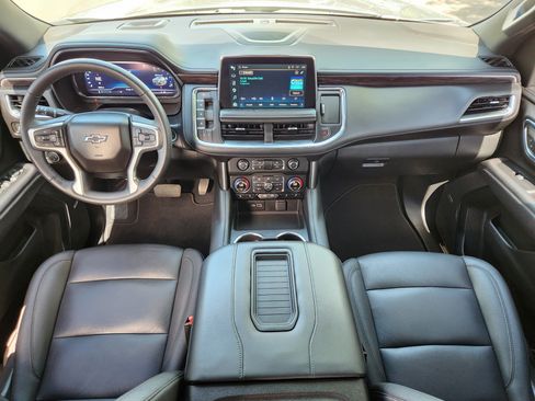Used 2024 Chevrolet Tahoe Z71 w/ Luxury Package AWD/4WD image 17