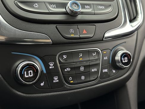 Used 2024 Chevrolet Equinox LT image 16