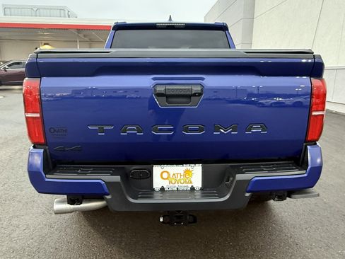 Used 2024 Toyota Tacoma TRD Off-Road image 10