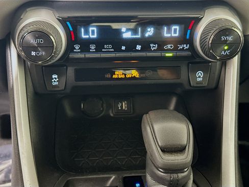 Used 2023 Toyota RAV4 XLE FWD image 23