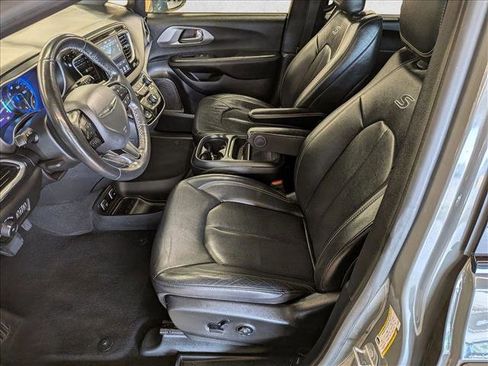 Used 2020 Chrysler Pacifica Touring-L w/ Advanced Safetytec Group AWD/4WD image 21