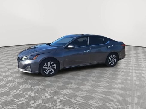 Used 2023 Nissan Altima 2.5 S image 4