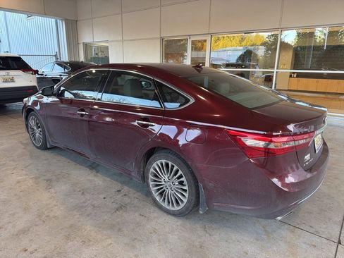 Used 2016 Toyota Avalon Limited image 2