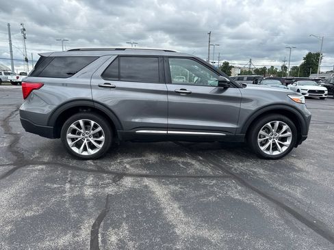 Used 2022 Ford Explorer Platinum w/ Equipment Group 601A AWD/4WD image 9