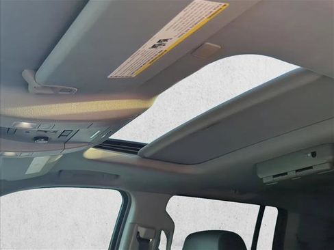 Used 2019 GMC Yukon XL Denali image 15