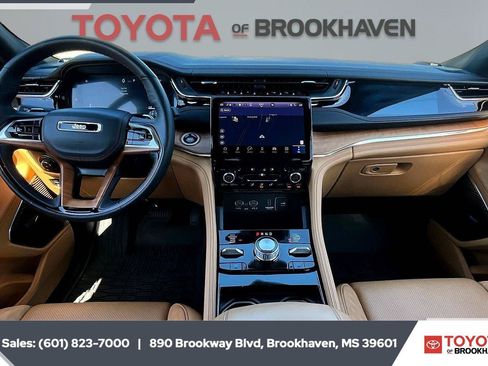 Used 2025 Jeep Grand Cherokee L Summit AWD/4WD image 15