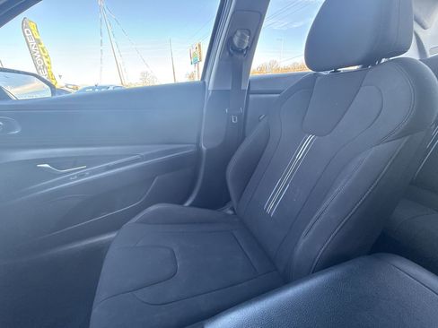 Used 2022 Hyundai Elantra SEL image 30