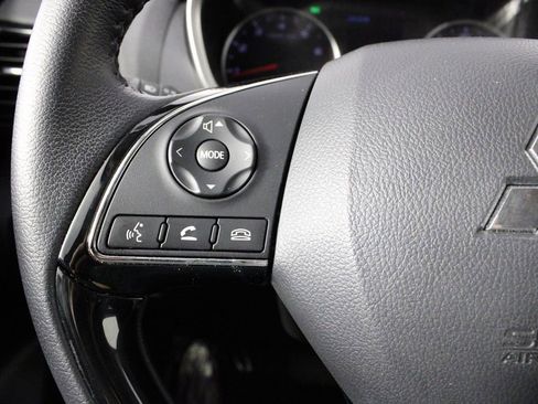 Used 2025 Mitsubishi Eclipse Cross SE image 24