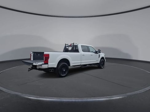 Used 2022 Ford F250 Lariat w/ Black Appearance Package image 8