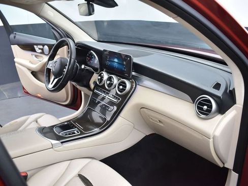Used 2021 Mercedes-Benz GLC 300 w/ Premium Package image 12