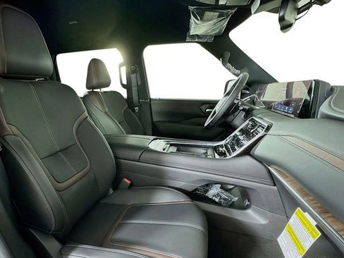 New 2026 Nissan Armada SL w/ Captain's Chari Seat Package image 26