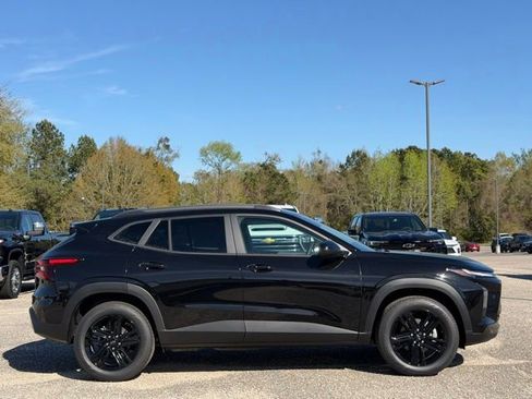 New 2026 Chevrolet Trax ACTIV image 4