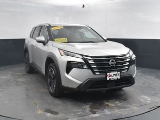 Used 2024 Nissan Rogue SV video 2