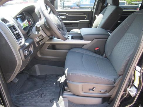 New 2026 RAM 3500 Big Horn AWD/4WD image 19