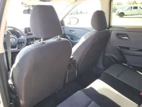 Used 2023 Nissan Rogue SV image 10