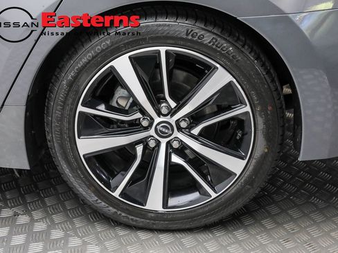 Used 2023 Nissan Maxima SV w/ Floor Mat Group image 8