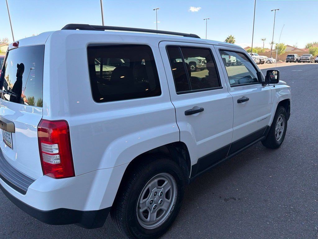 Used 2017 Jeep Patriot Sport FWD image 4