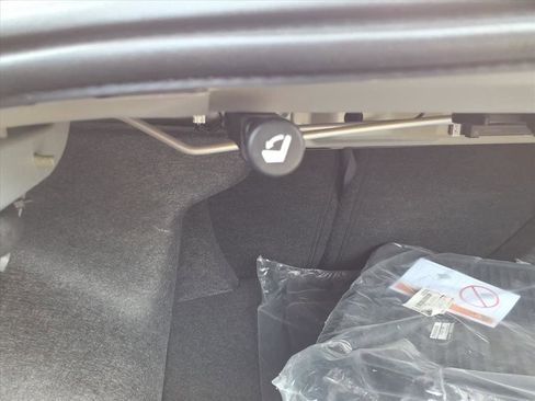 New 2025 Nissan Altima 2.5 SR image 37