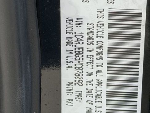 Used 2017 Jeep Grand Cherokee Limited w/ Luxury Group II image 25