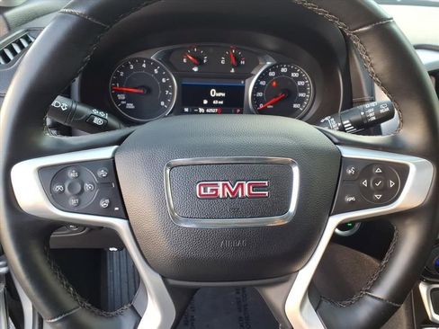Used 2024 GMC Terrain SLT image 23