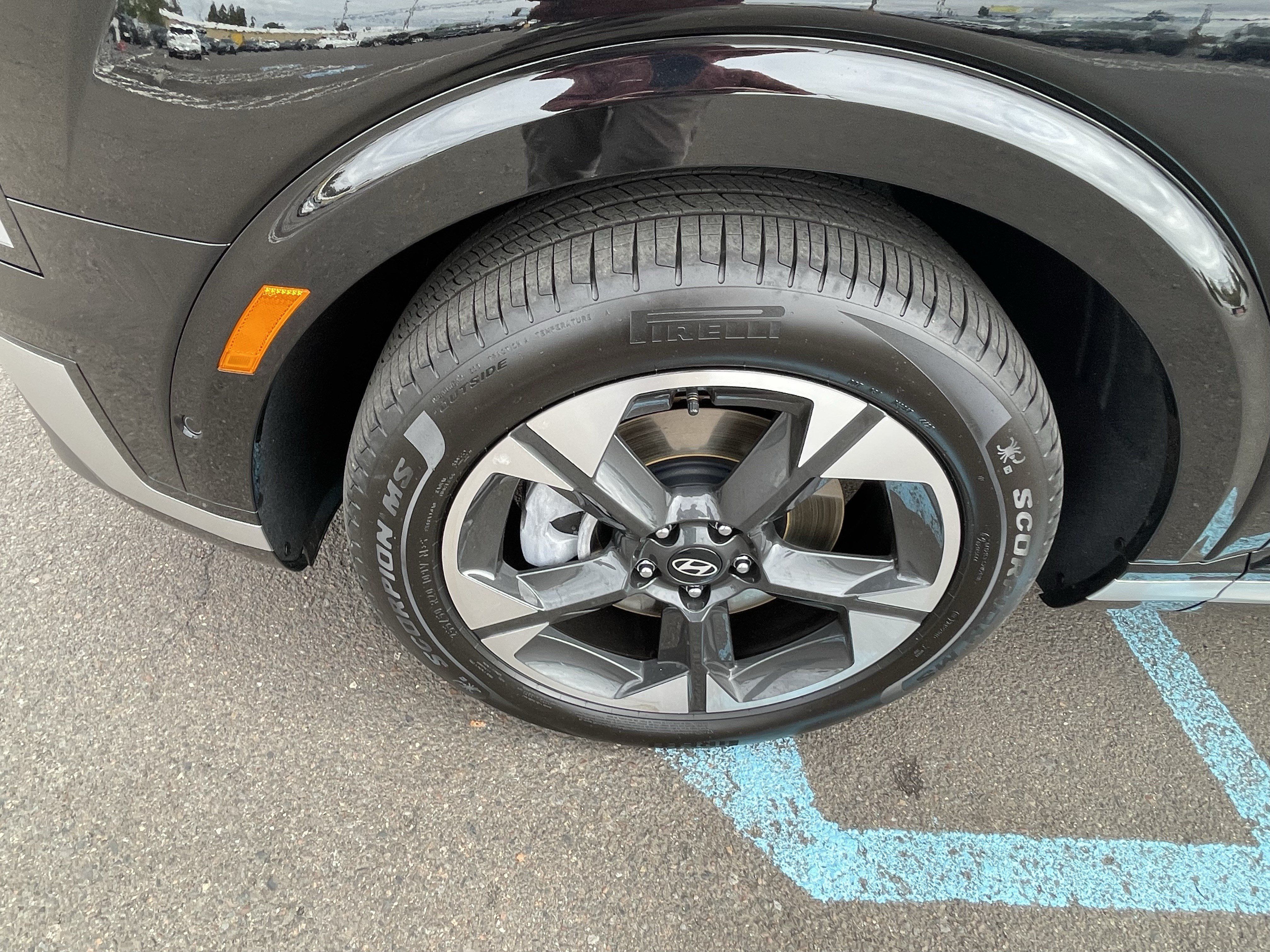 Certified 2026 Hyundai Palisade Limited AWD/4WD image 9