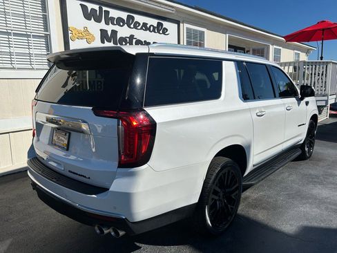 Used 2022 GMC Yukon XL Denali image 7