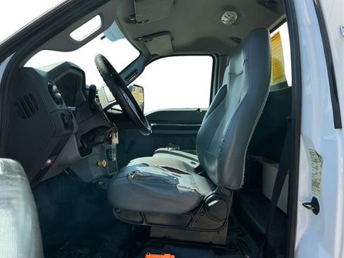Used 2016 Ford F750 2WD Regular Cab Super Duty image 10